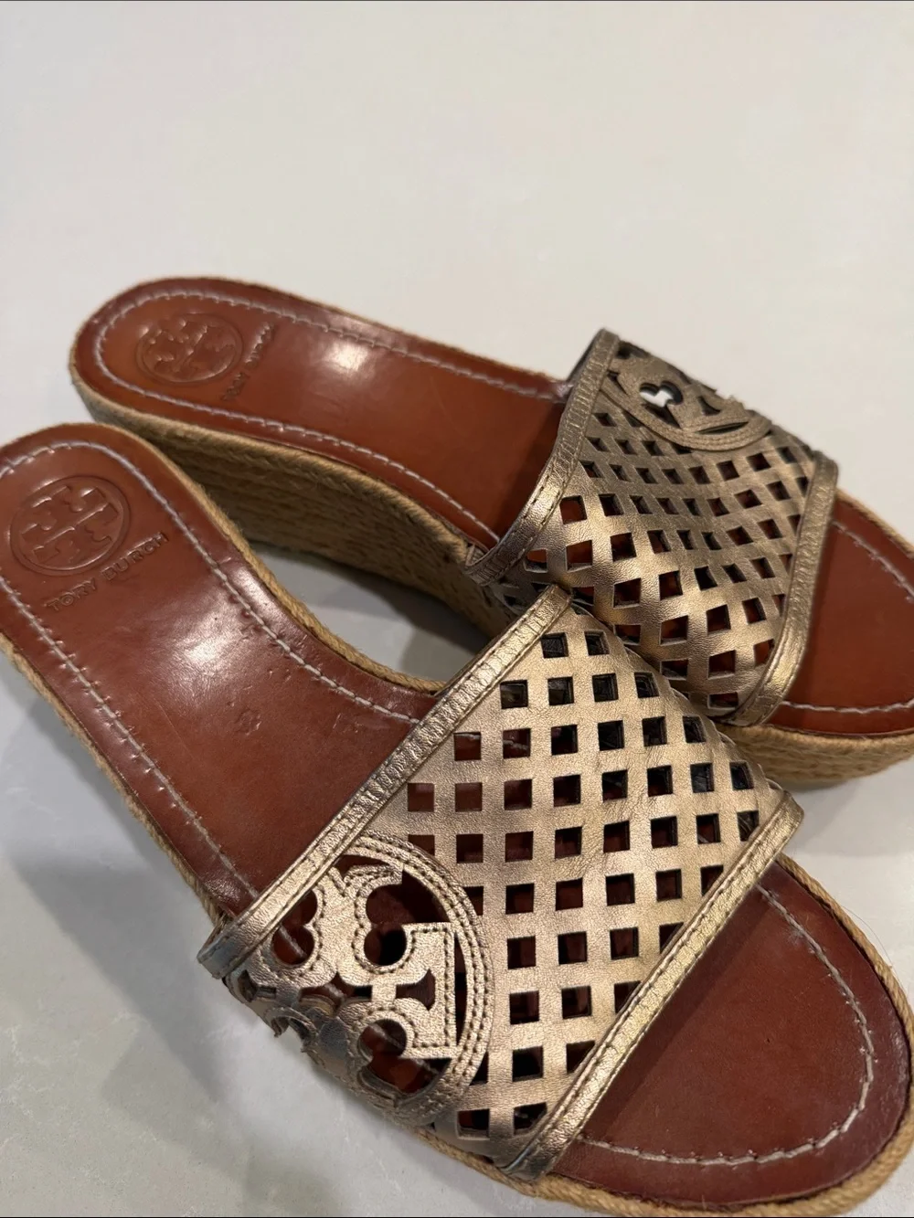 Tory Burch reposhing this